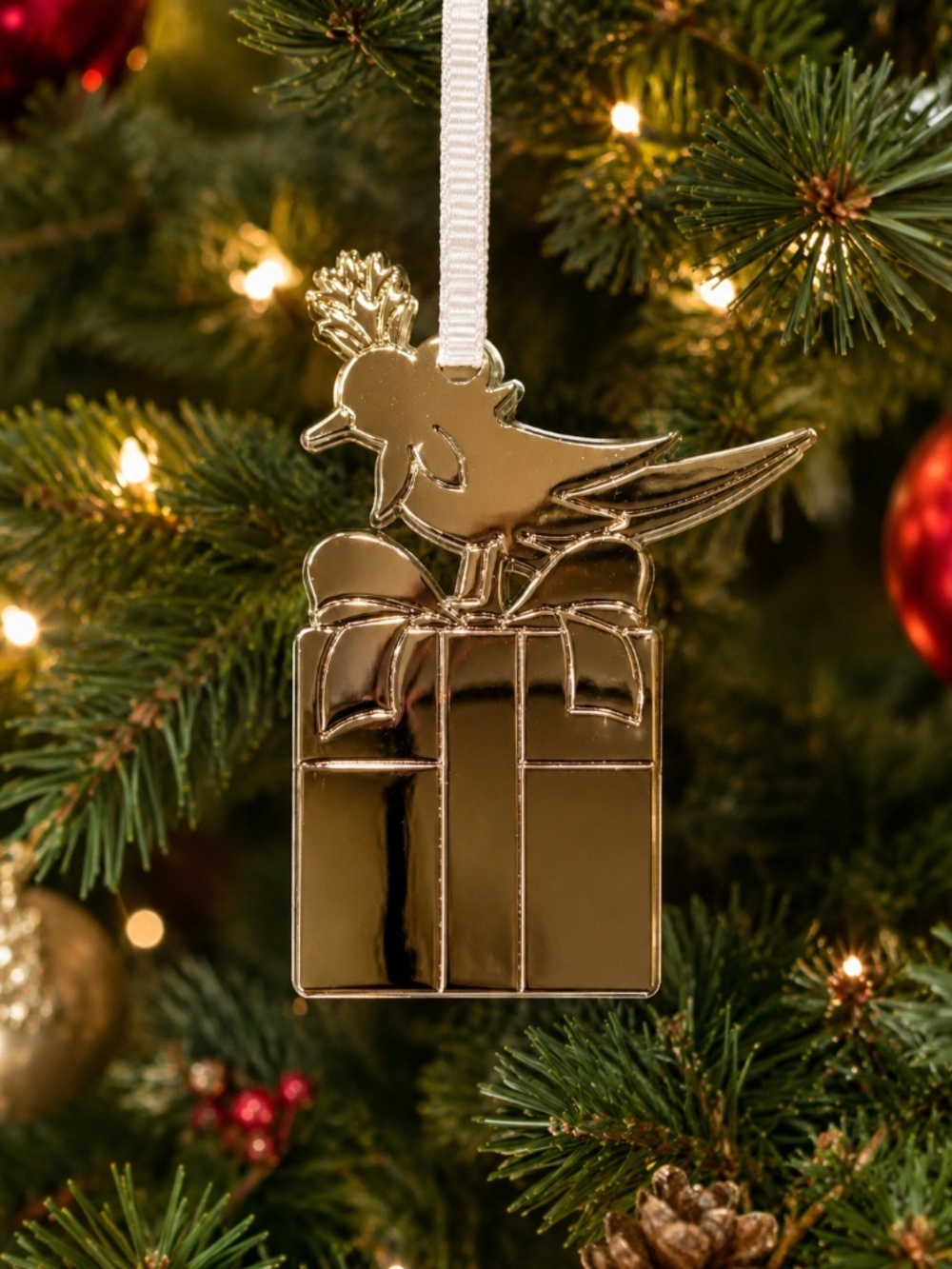 Tiffany & Co. Bird on Gift Silver Holiday Ornament – Limited Edition 2025 pkging